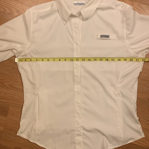 Women’s Columbia Light Weight Long Sleeve Vented Shirt - Picture 12 of 15